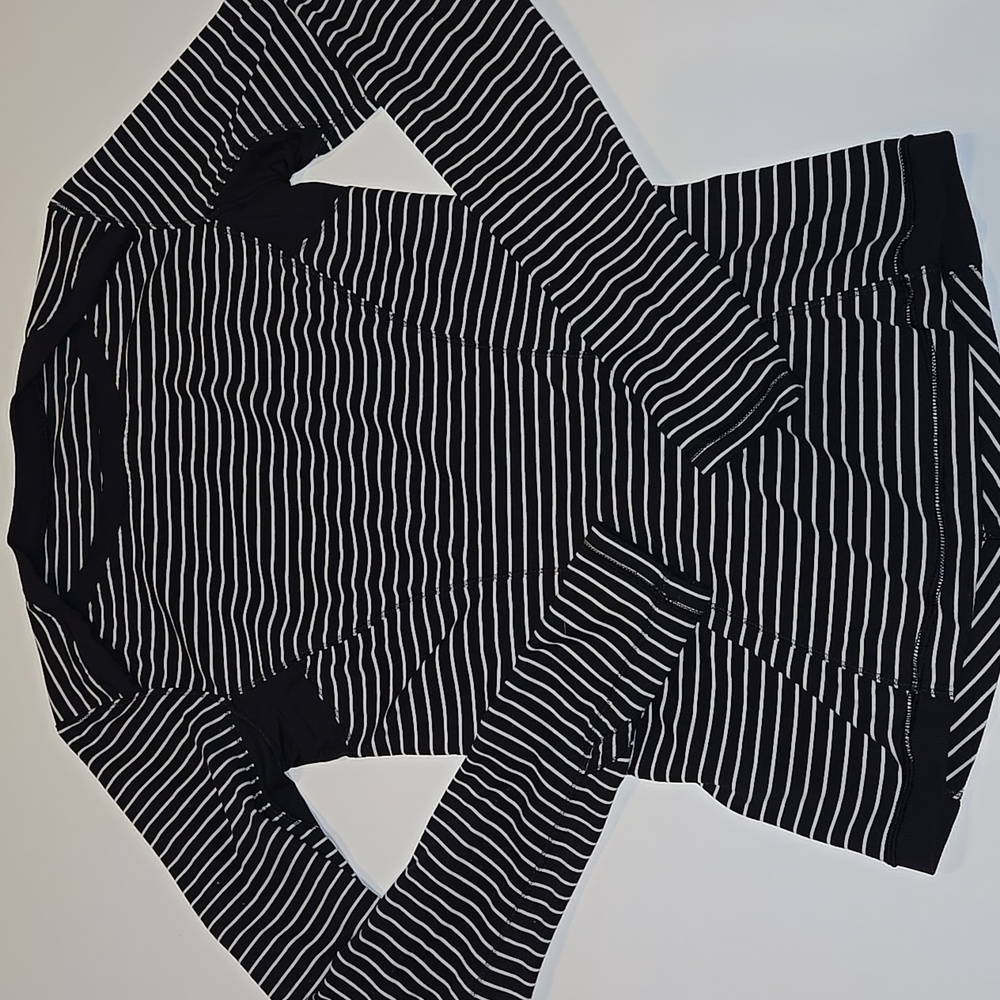 Lululemon Base Runner Long Sleeve Parallel Stripe Black White/Black No Size Dot
